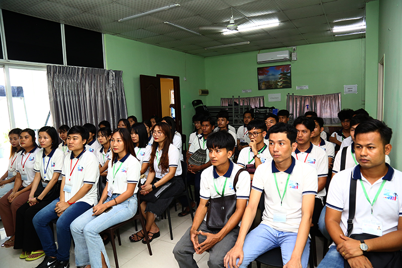 yumeyuki student in seminar